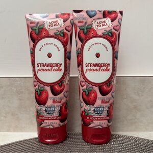 NWT Bath & Body Works Strawberry Pound Cake Ultimate Hydration Body Cream Set